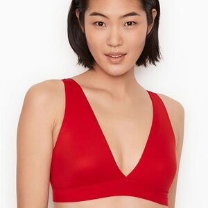 Victoria’s Secret Unlined Soft Wireless Unlined Plunge Lounge Bra Bralette